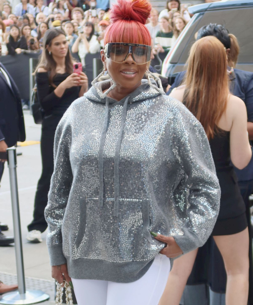 Mary J. Blige Arrives at Michael Kors Fashion Show New York 4