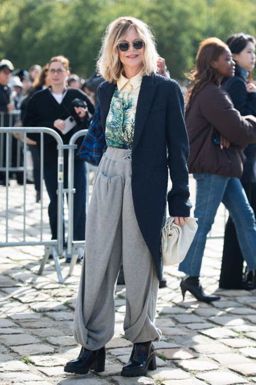 Meg Ryan Arrives at Loewe Show, Paris Fashion Week, September 2024 4