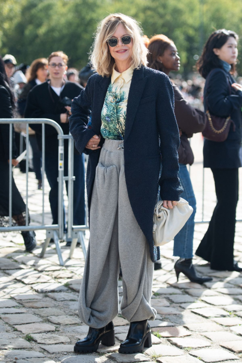 Meg Ryan Arrives at Loewe Show, Paris Fashion Week, September 2024 5