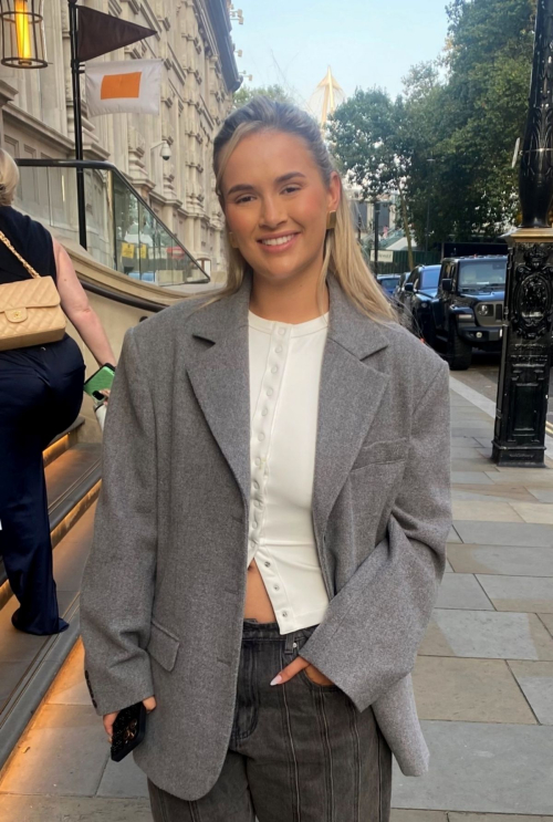 Molly Mae Hague Out Shopping in London 1