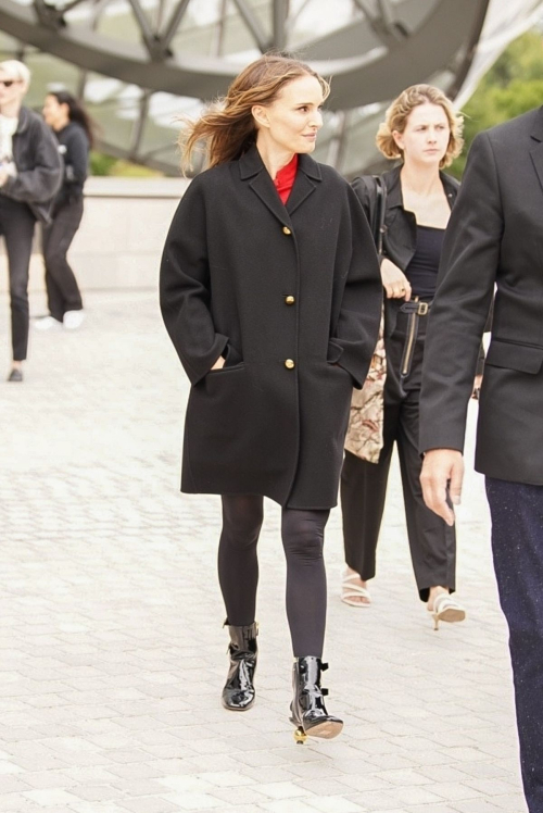 Natalie Portman at LVMH Awards at Louis Vuitton Foundation in Paris 4