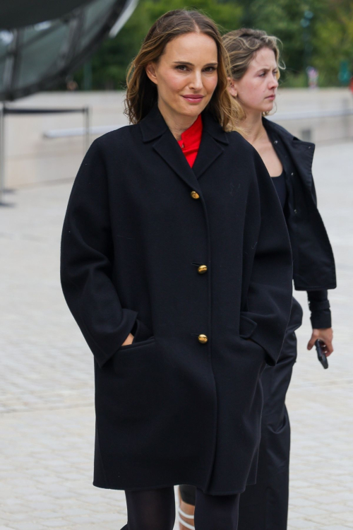 Natalie Portman at LVMH Awards at Louis Vuitton Foundation in Paris 6