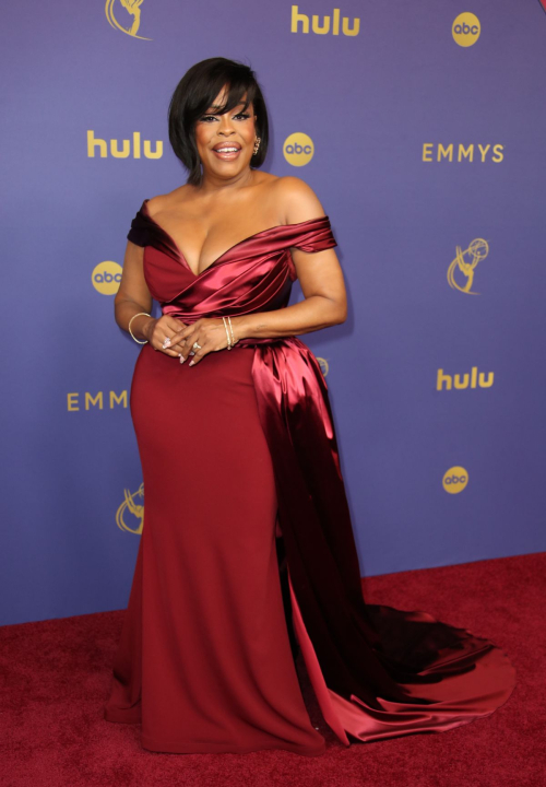 Niecy Nash at 76th Emmy Awards at Peacock Theatre in Los Angeles 1