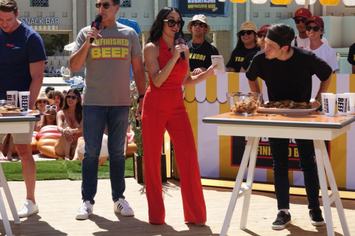 Nikki Bella Presents Netflix Unfinished Beef Hotdog-eating Competition in Las Vegas 9