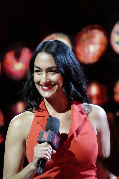 Nikki Bella Presents Netflix Unfinished Beef Hotdog-eating Competition in Las Vegas 3