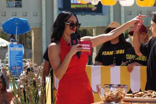 Nikki Bella Presents Netflix Unfinished Beef Hotdog-eating Competition in Las Vegas 8