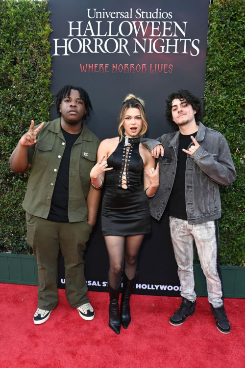 Nikki Hahn at Halloween Horror Nights Opening Night at Universal Studios in Hollywood 4