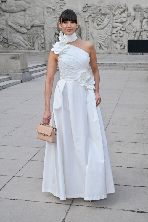 Nina Dobrev Arrives at Elie Saab Show, Paris Fashion Week, September 2024 2