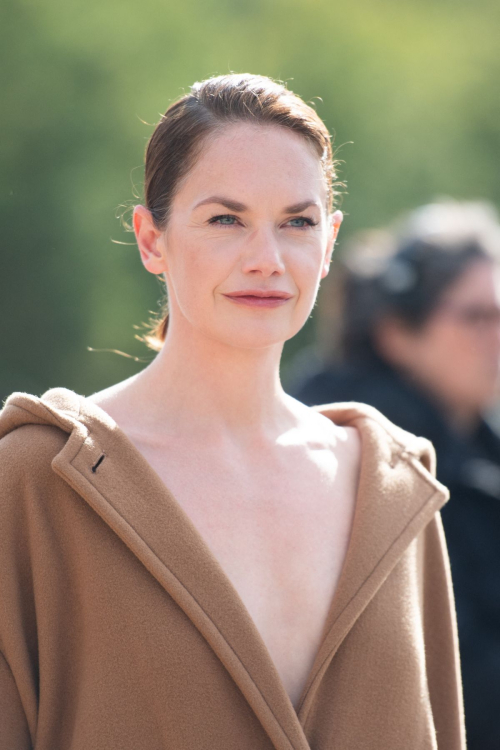 Ruth Wilson Arrives at Loewe Show, Paris Fashion Week, September 2024 2