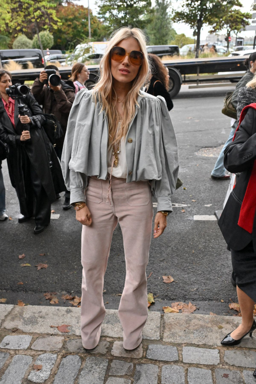 Sienna Miller Arrives at Chloe Womenswear Show at Paris Fashion Week, September 2024 3