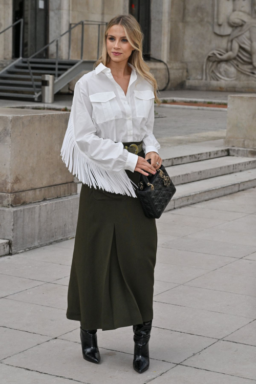 Simona Jakstaite Arrives at Elie Saab Show, Paris Fashion Week, September 2024 1