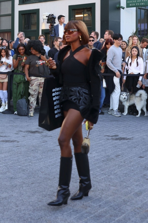 Symone Arrives at Tommy Hilfiger Fashion Show in New York 1