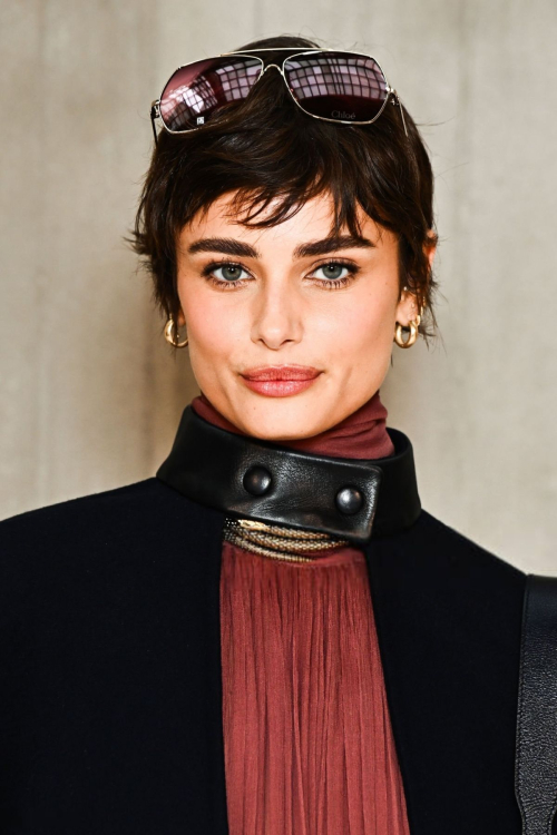 Taylor Hill at Chloe Womenswear SS25 Fashion Show, September 2024 2