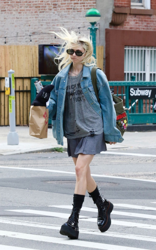 Taylor Momsen Out and About in New York 2