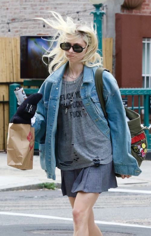 Taylor Momsen Out and About in New York 3