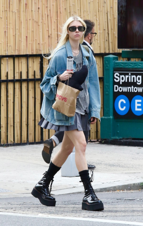 Taylor Momsen Out and About in New York 6