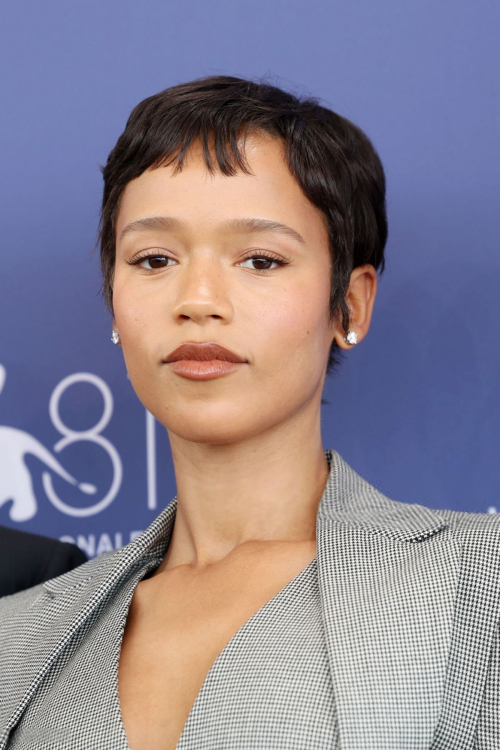 taylor russell at luigi de laurentiis venice award photocall 5