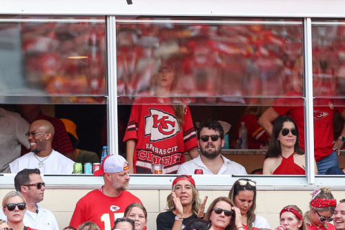 Taylor Swift at Kansas City Chiefs and Cincinnati Bengals Game Arrowhead Stadium 3