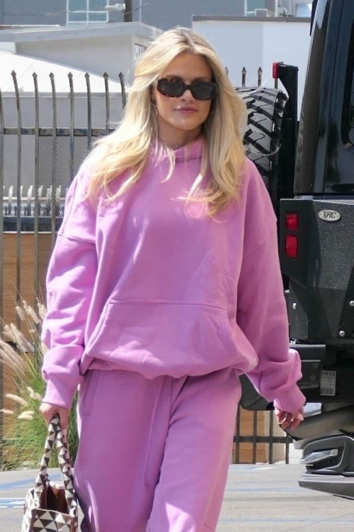 Witney Carson Arrives at DWTS Rehearsals in Los Angeles 3