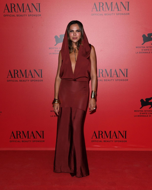 Yasemin Ogun at Armani Beauty Dinner Photocall, Venice Film Festival 2024 1