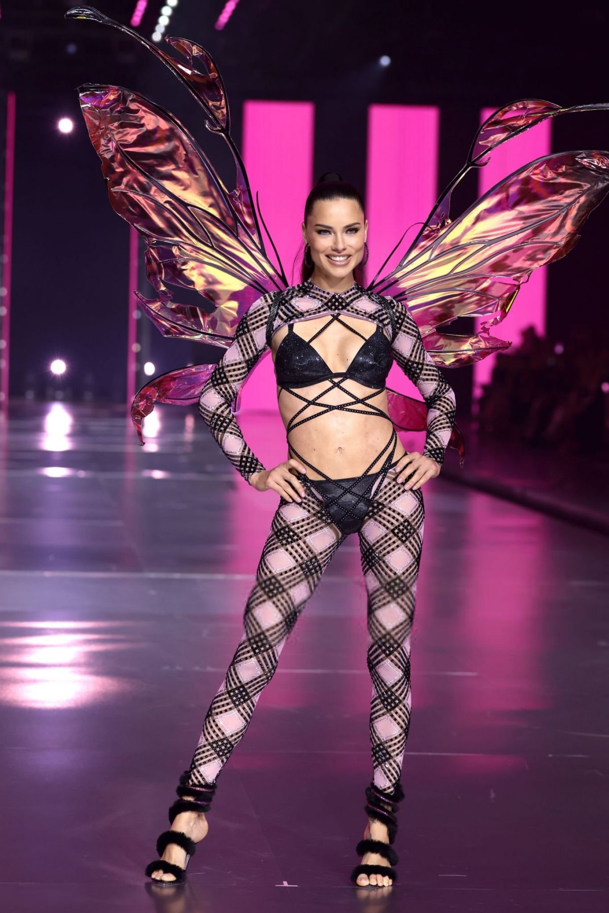 Adriana Lima Walks Runway at Victoria’s Secret Fashion Show October 2024