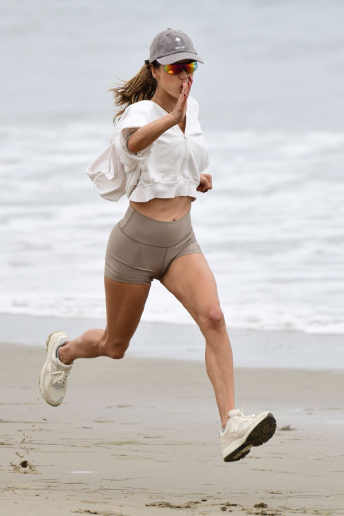 Alessandra Ambrosio Out Running on Beach, October 2024 4