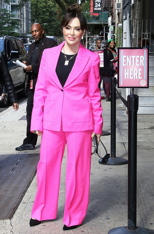 Alyssa Milano in Pink Ensemble Arrives at FOX Studios in New York, September 2024 1