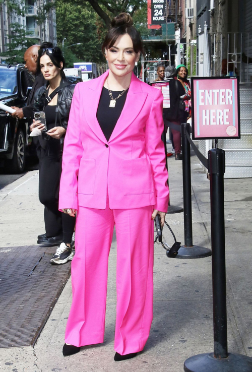 Alyssa Milano in Pink Ensemble Arrives at FOX Studios in New York, September 2024 2