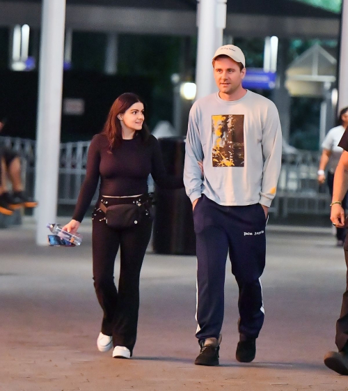 Ariel Winter and Luke Benward at Halloween Horror Nights, October 2024 5