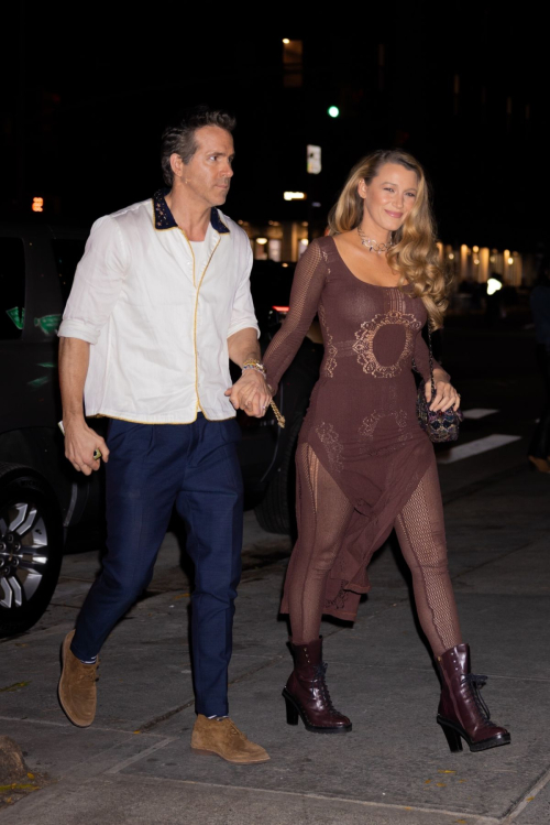 Blake Lively & Ryan Reynolds Arrives at Corner Store, October 2024 6