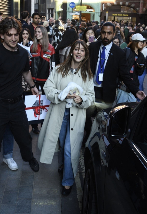 Daisy Edgar-Jones Leaves Soho Place Theatre in London, October 2024 3