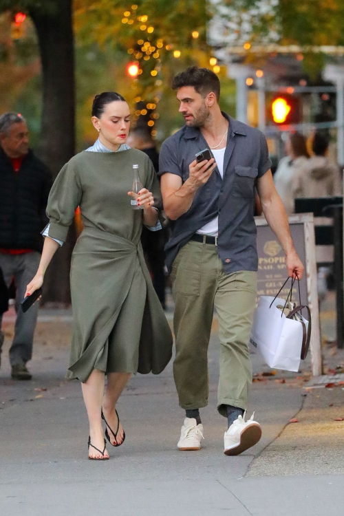 Daisy Ridley and Tom Bateman Out in New York, October 2024 4