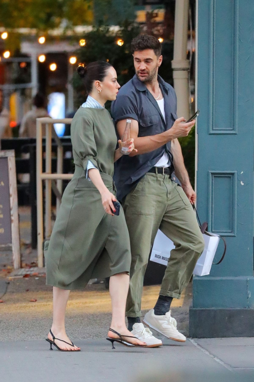 Daisy Ridley and Tom Bateman Out in New York, October 2024 5