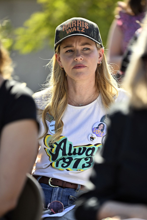 Elizabeth Banks at Reproductive Freedom Bus Tour October 2024 5