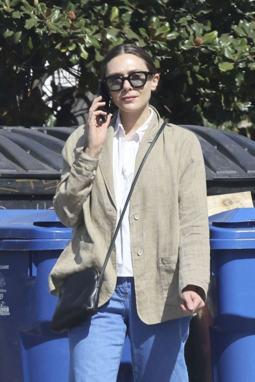 Elizabeth Olsen Heading to Lunch in Los Angeles, October 2024 3