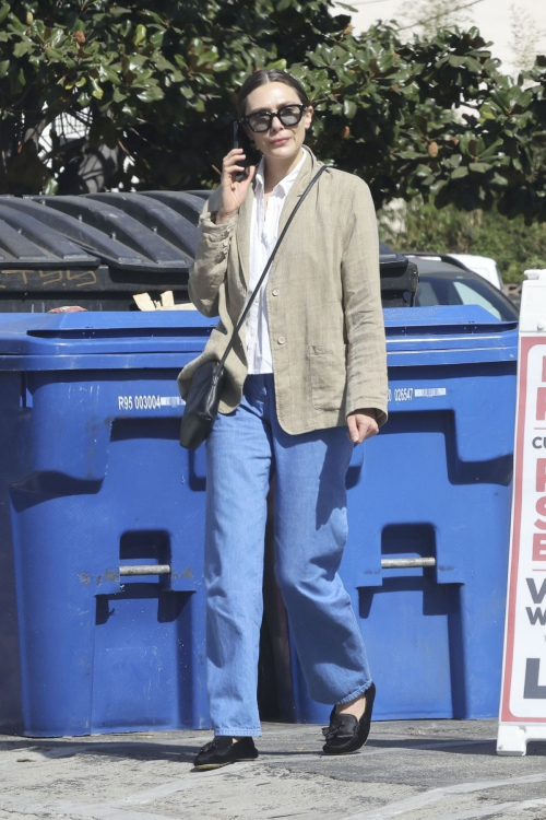 Elizabeth Olsen Heading to Lunch in Los Angeles, October 2024 5