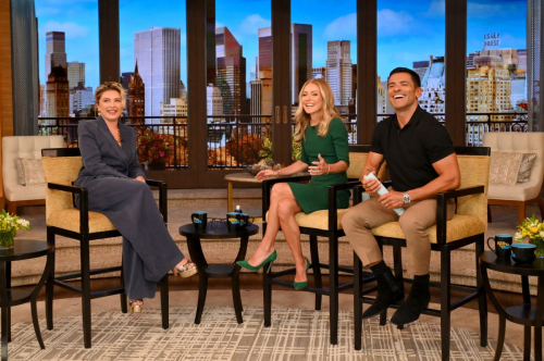 Florence Pugh at Live with Kelly and Mark in New York, October 2024 3