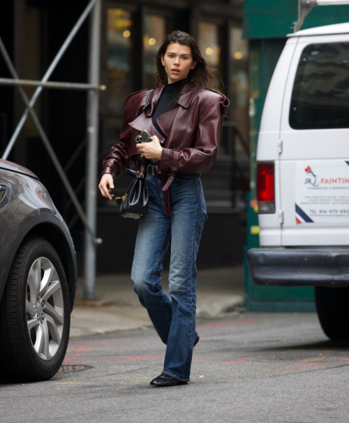 Georgia Fowler Hailing a Cab in New York, October 2024 1