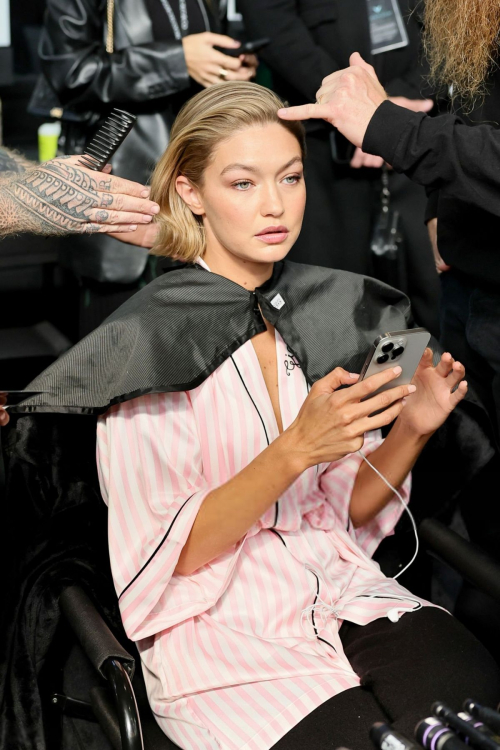 Gigi Hadid Getting Ready for Victoria’s Secret Fashion Show October 2024 3