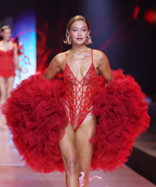 Gigi Hadid Walks Runway at Victoria’s Secret Fashion Show October 2024 4