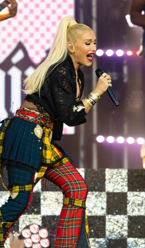 Gwen Stefani Performs at Jimmy Kimmel Live in Hollywood, September 2024 2