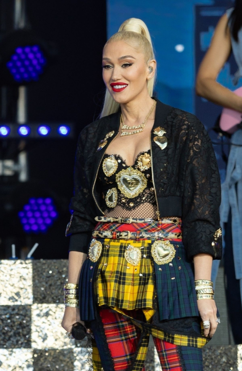 Gwen Stefani Performs at Jimmy Kimmel Live in Hollywood, September 2024 6