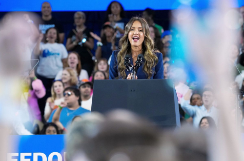 Jessica Alba Returns to Houston to Support Kamala Harris, October 2024 3