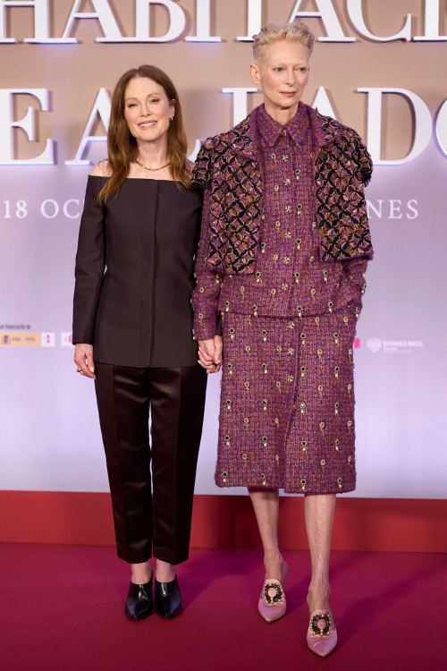 Julianne Moore and Tilda Swinton at The Room Next Door Photocall October 2024 2