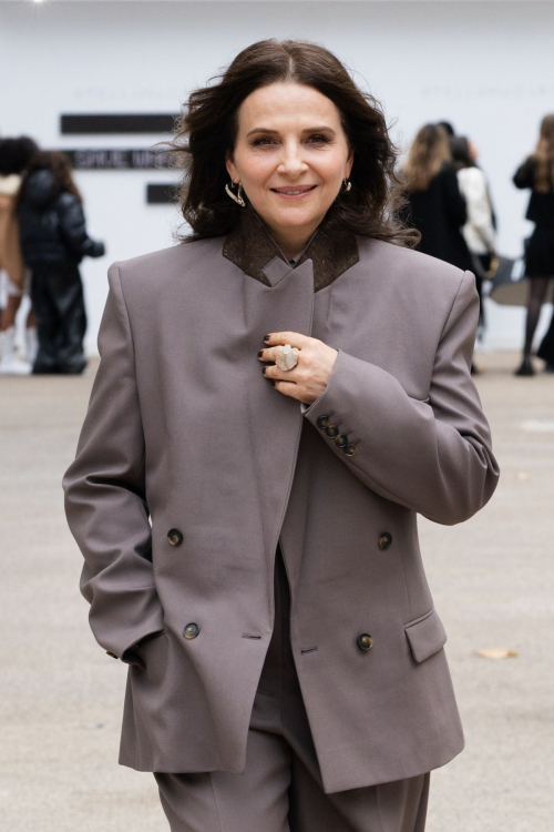 Juliette Binoche at Stella McCartney Fashion Show Paris Fashion Week, September 2024 4