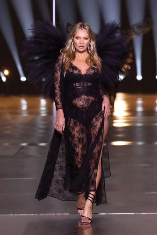 Kate Moss at Victoria’s Secret Runway Show in New York, October 2024 9