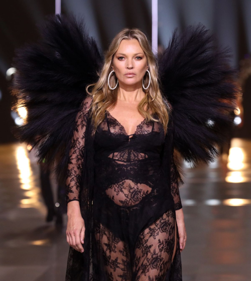 Kate Moss at Victoria’s Secret Runway Show in New York, October 2024 1