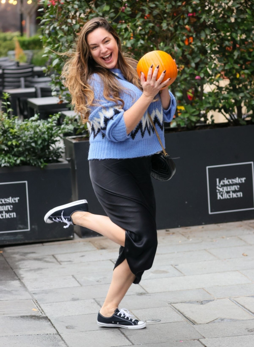 Kelly Brook Leaves Heart Radio with Pumpkin London, October 2024 1