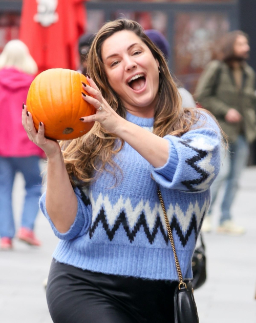 Kelly Brook Leaves Heart Radio with Pumpkin London, October 2024 5