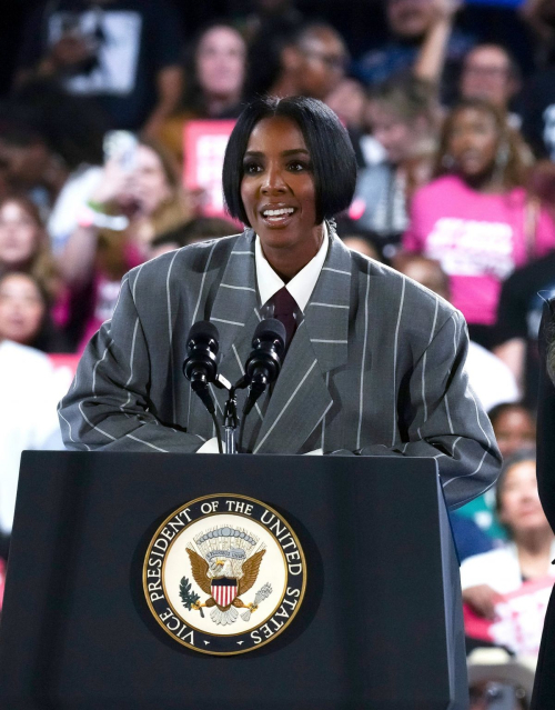 Kelly Rowland at Campaign Rally in Houston, October 2024